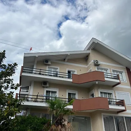Vila Deluis * Gramsh